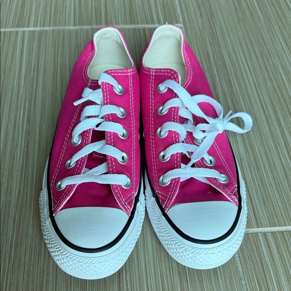 NWT Converse All Star Canvas Sneakers! Women’s 5.5! Pink!